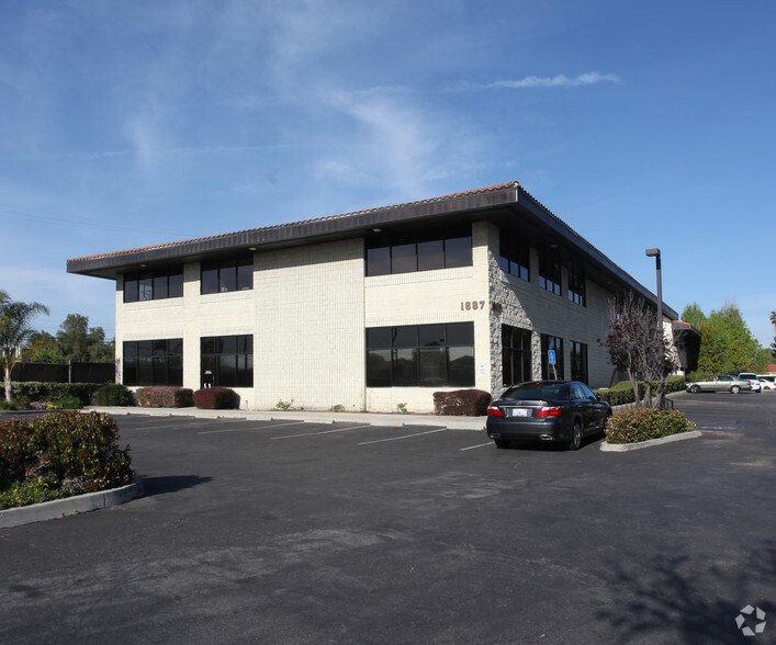 1687 Erringer Rd, Simi Valley, CA for lease - Primary Photo - Image 1 of 5