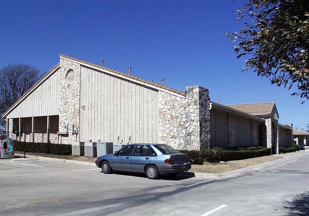 1300 Fulton St, Denton, TX for lease Primary Photo- Image 1 of 13