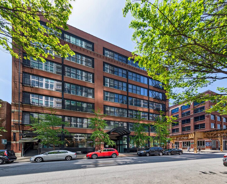 223 W Erie St, Chicago, IL for sale - Building Photo - Image 1 of 1