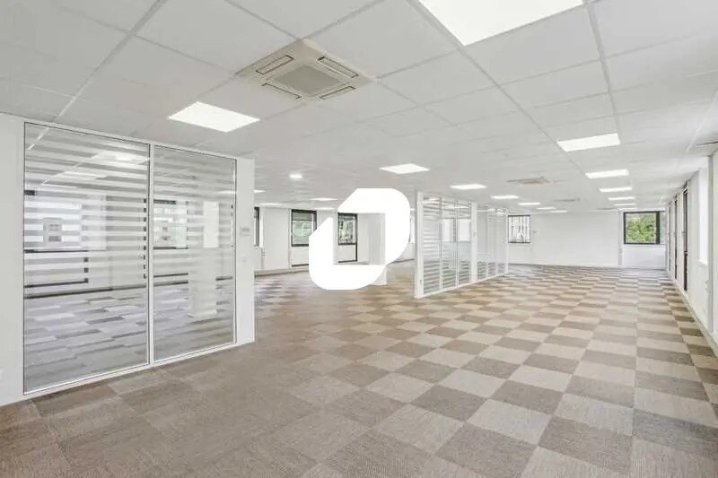 Office in Chatou for lease Building Photo- Image 1 of 23