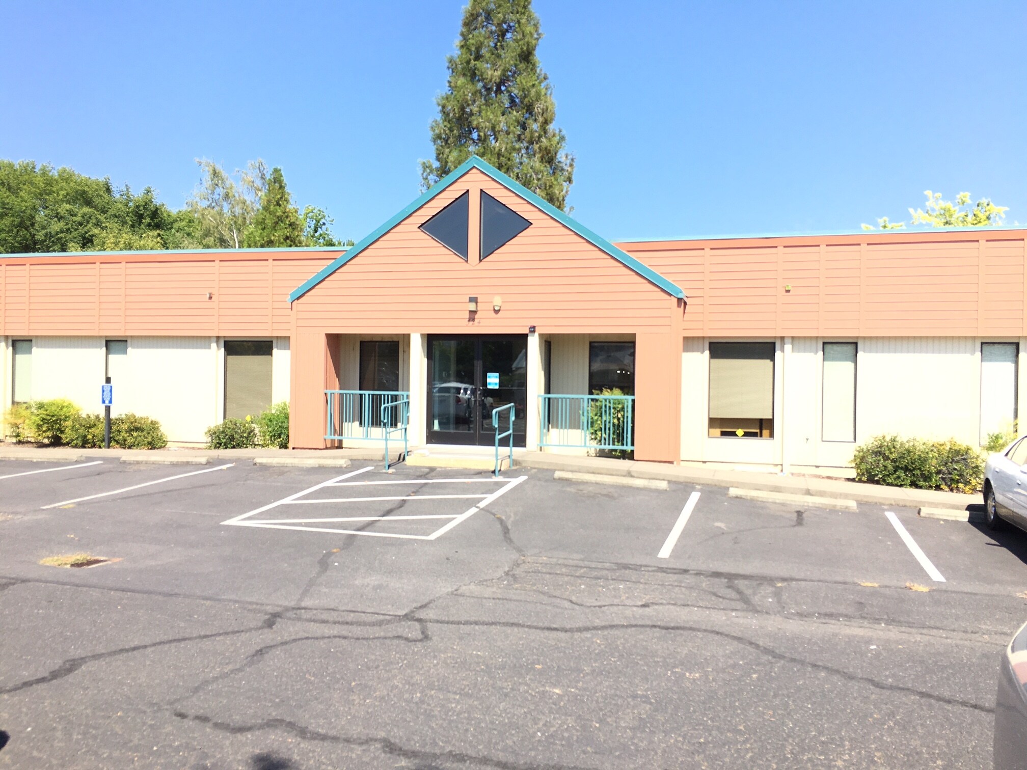 524 Manzanita St, Central Point, OR for sale Building Photo- Image 1 of 1