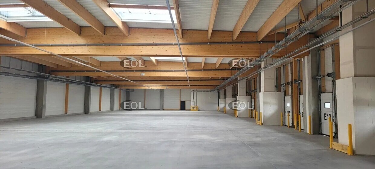 Industrial in Corbas for lease Interior Photo- Image 1 of 5