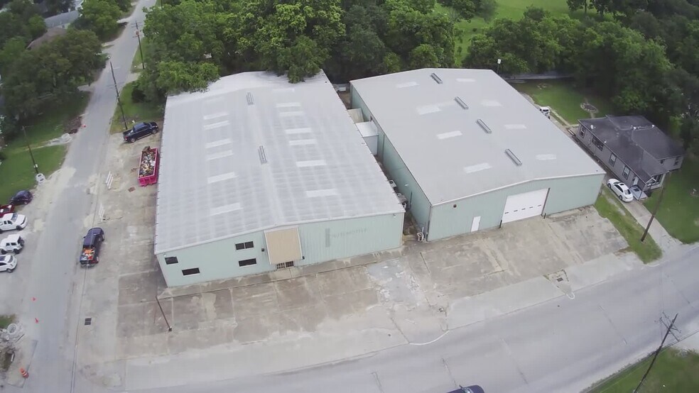 3648 Main Ave, Groves, TX for sale - Building Photo - Image 1 of 1