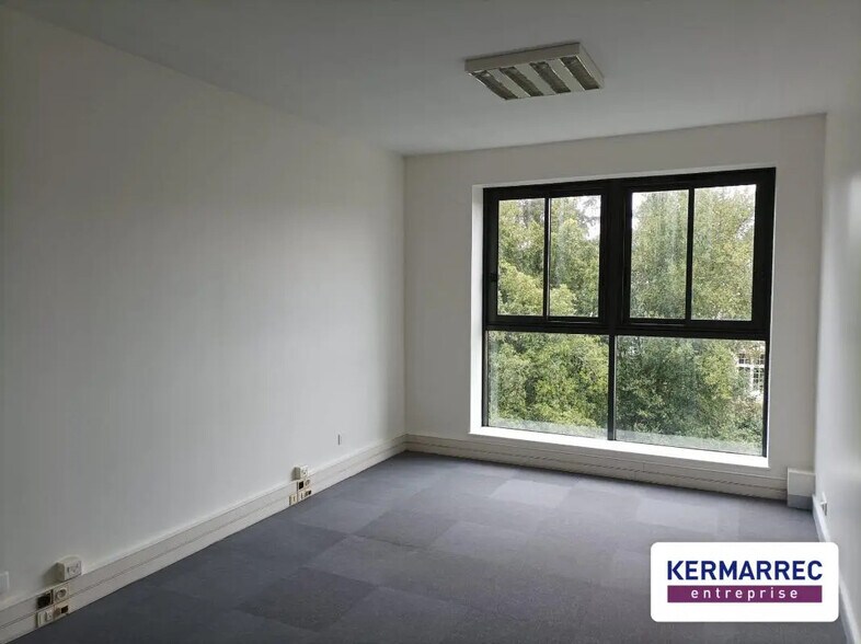 Office in Nantes for lease - Building Photo - Image 3 of 17