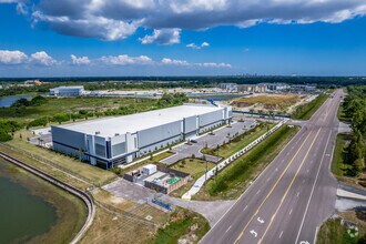 2799 Gateway Centre Pky, Saint Petersburg, FL - Aerial map view