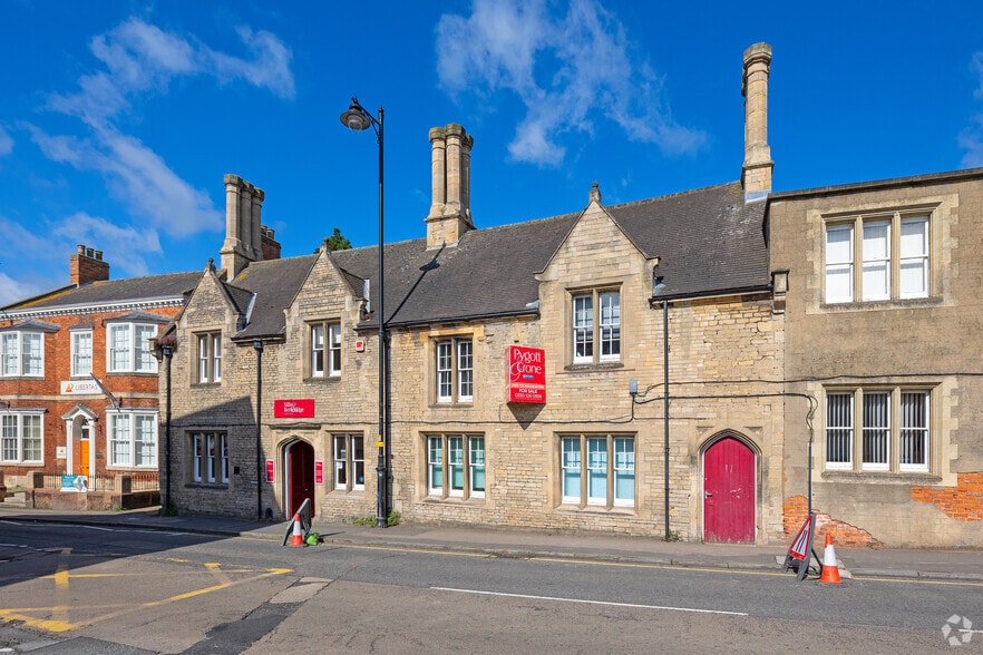 27-31 Northgate, Sleaford for sale - Building Photo - Image 3 of 6