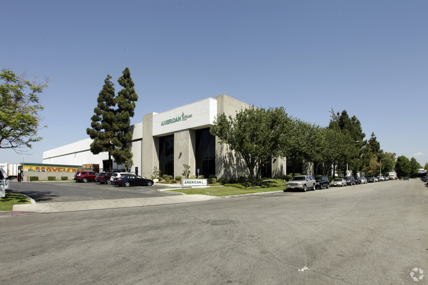 13545-13565 Larwin Cir, Santa Fe Springs, CA for lease - Building Photo - Image 3 of 14