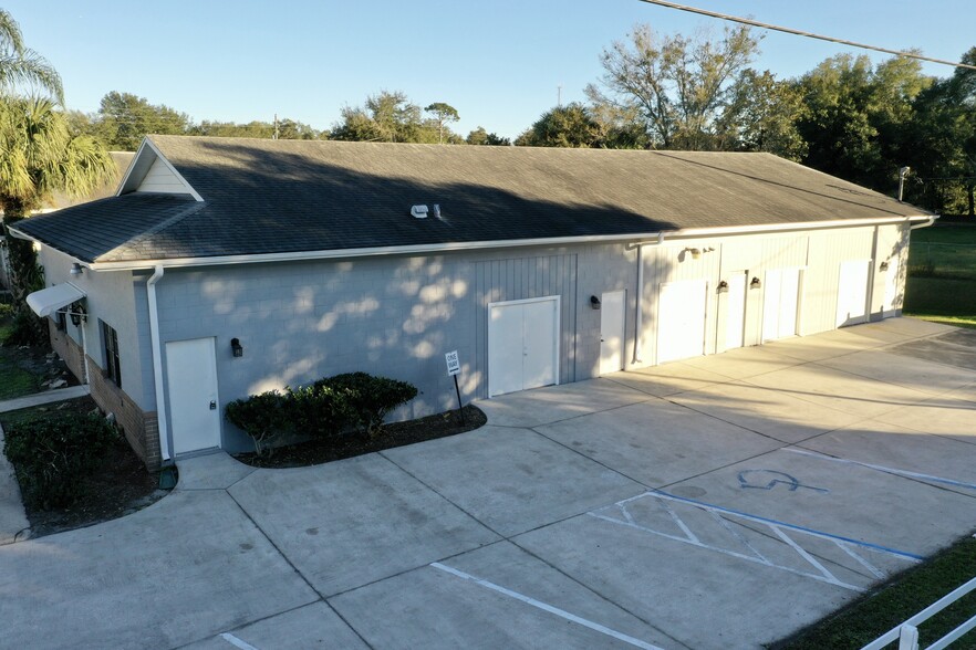 196 W Blue Springs Ave, Orange City, FL for lease - Building Photo - Image 1 of 9