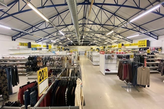 11 Causeway St, Kidwelly for lease Interior Photo- Image 1 of 2