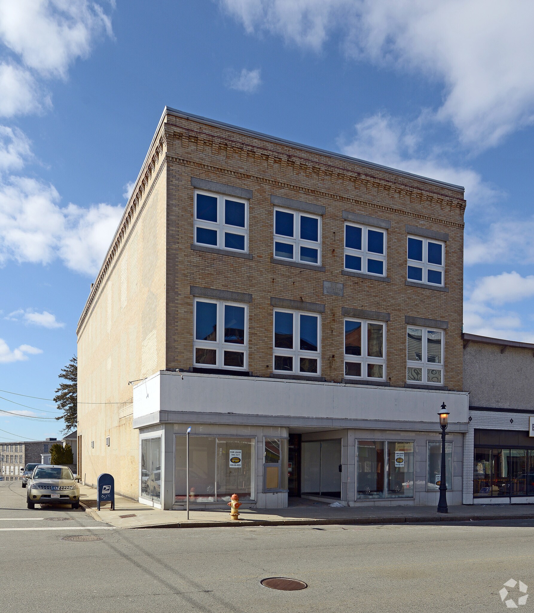 1465 Pleasant St, Fall River, MA for sale Primary Photo- Image 1 of 1
