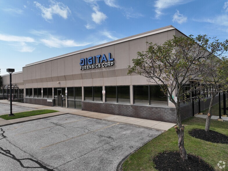 4400 Renaissance Pky, Warrensville Heights, OH for lease - Building Photo - Image 1 of 29