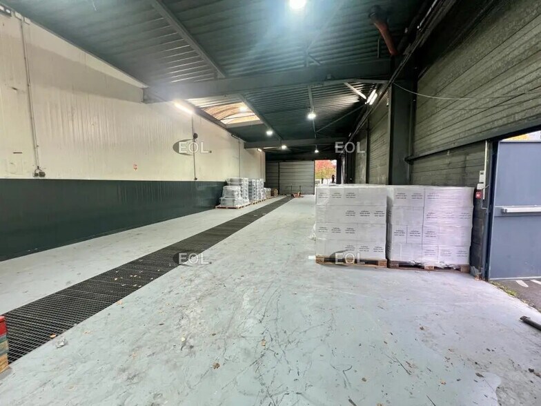 Industrial in Gonesse for lease - Building Photo - Image 1 of 20