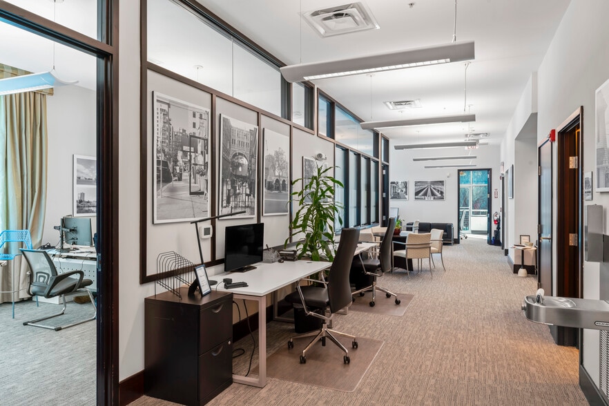 7809 Woodmont Ave, Bethesda, MD for sale - Interior Photo - Image 2 of 28