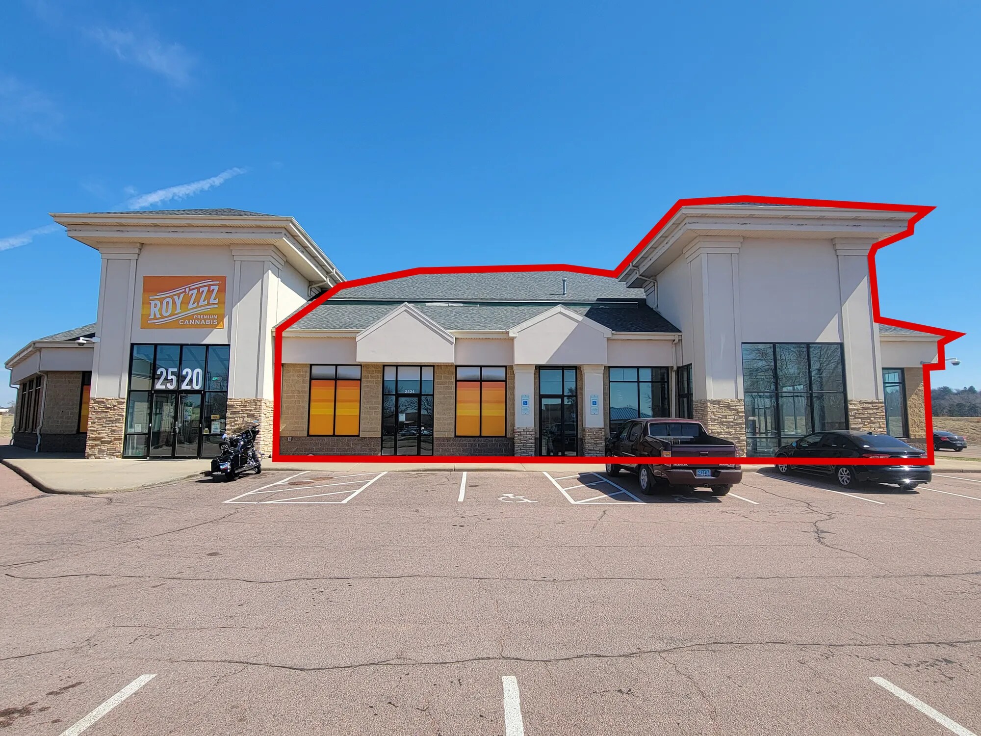 2520 S Louise Ave, Sioux Falls, SD for lease Building Photo- Image 1 of 6