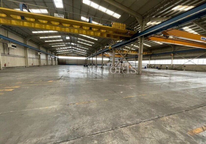 Industrial in Meyzieu for lease - Building Photo - Image 3 of 6