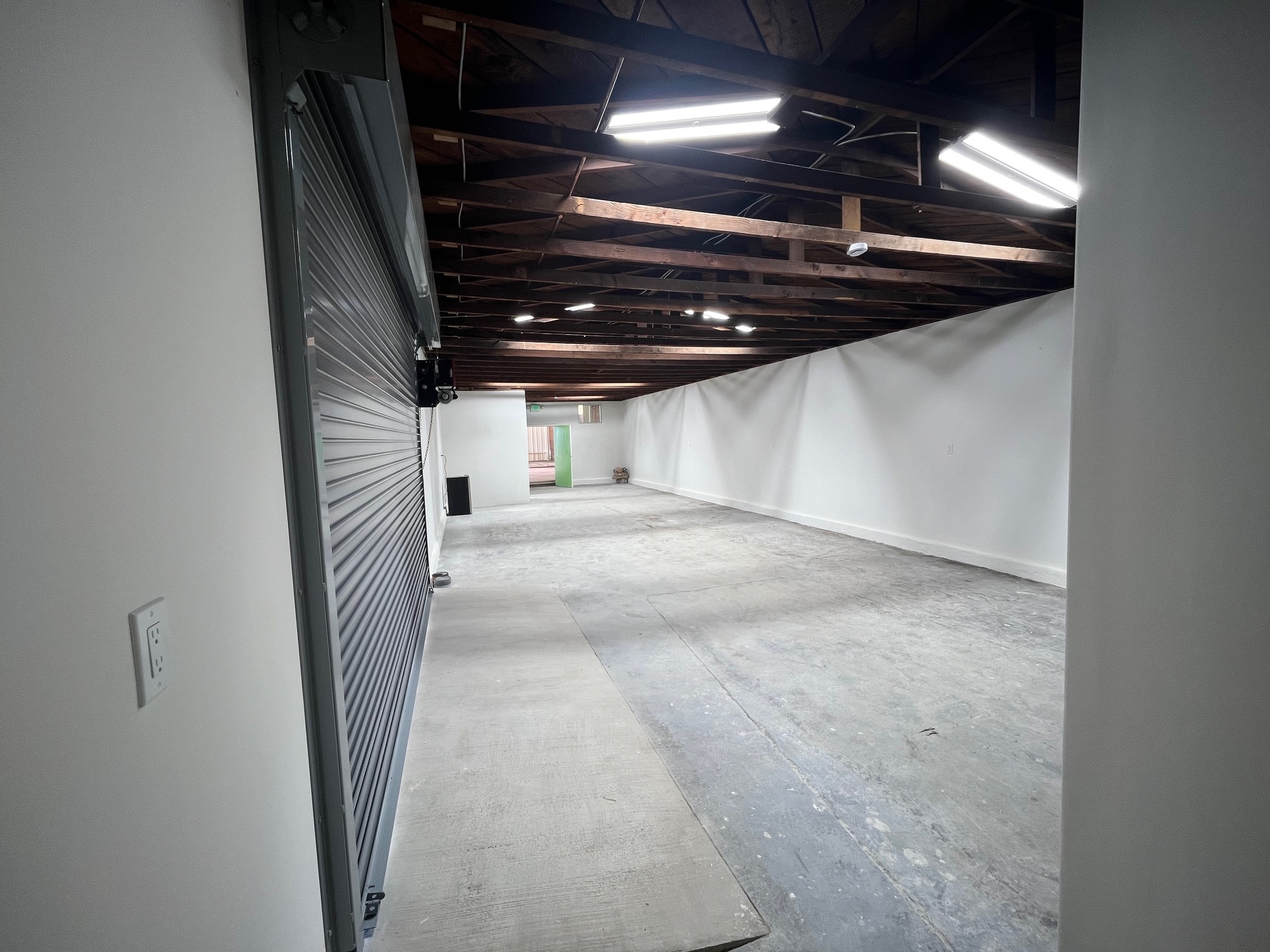 123 E C St, Wilmington, CA for lease Interior Photo- Image 1 of 11