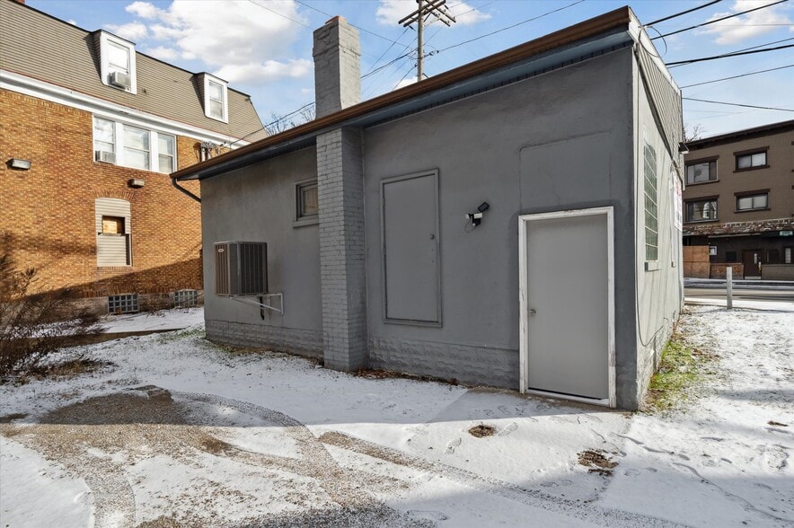 2404 Saw Mill Run Blvd, Pittsburgh, PA for sale - Building Photo - Image 2 of 36