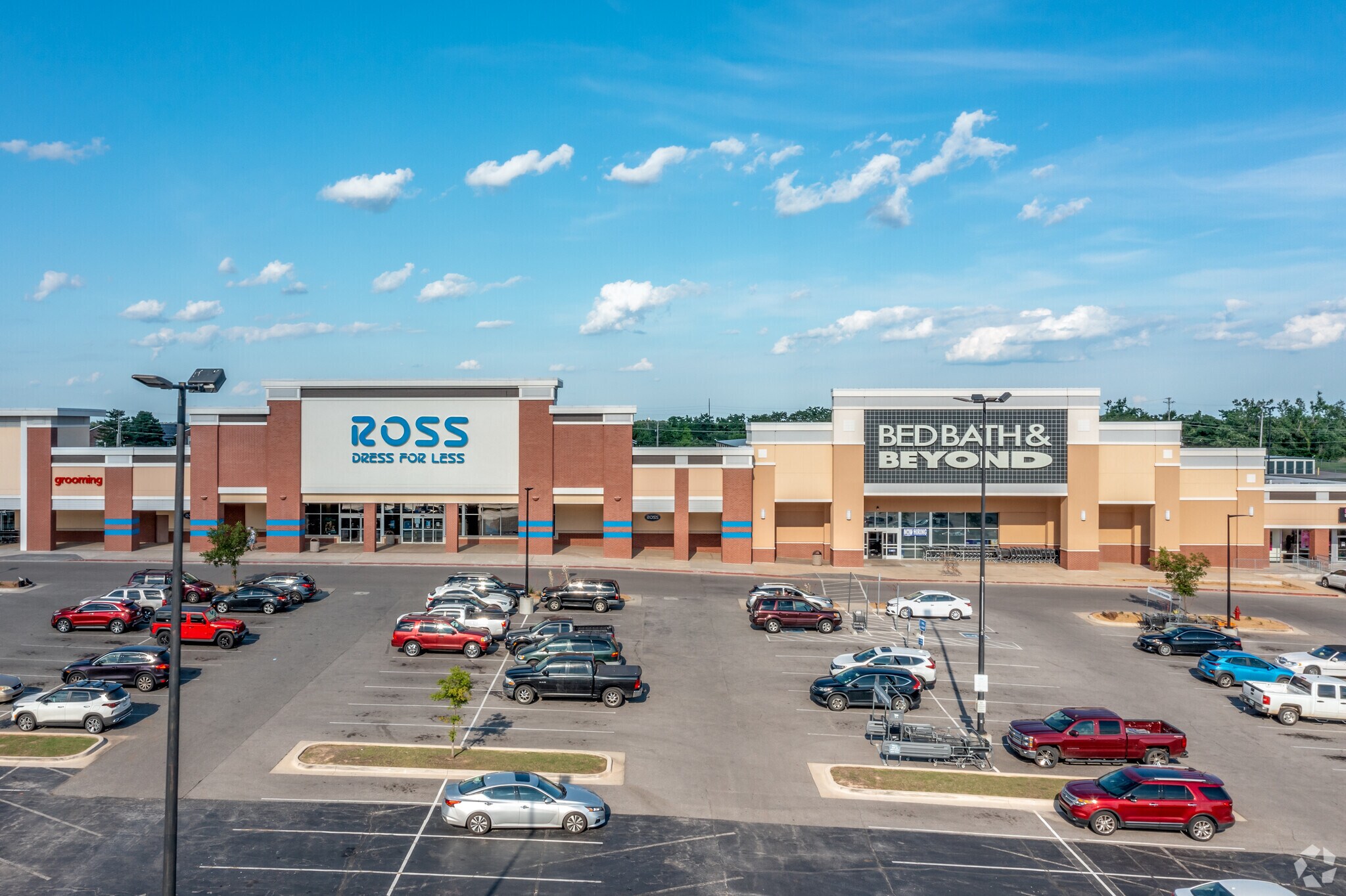 210412 S Bryant Ave, Edmond, OK 73034 Bryant Square Center