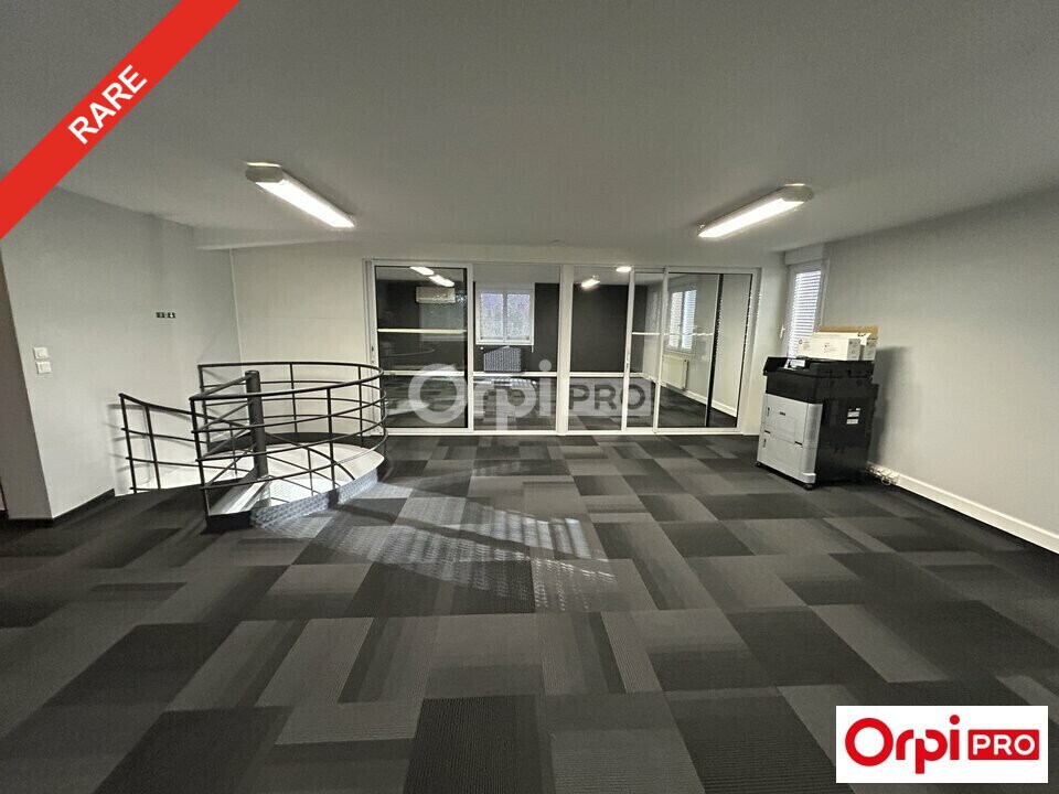 Office in Pierrelatte for lease Interior Photo- Image 1 of 6