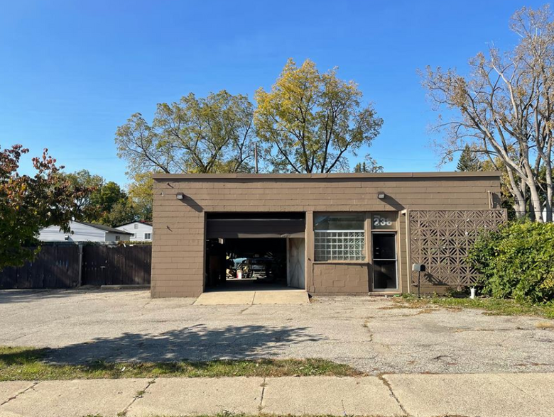 238 W Montcalm St, Pontiac, MI for sale - Building Photo - Image 1 of 5