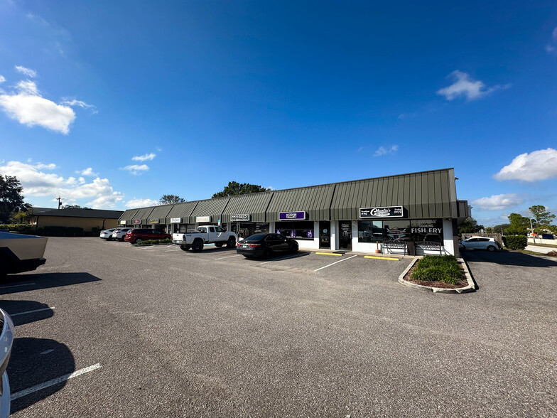 2614 Lakeland Hills Blvd, Lakeland, FL for lease - Building Photo - Image 2 of 3