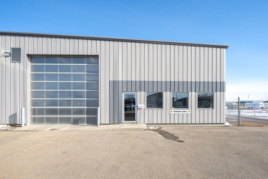 4807 40 Av, Lloydminster, SK for lease - Building Photo - Image 3 of 26