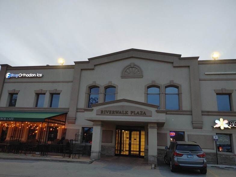 175 W Jackson Ave, Naperville, IL for sale - Building Photo - Image 3 of 5