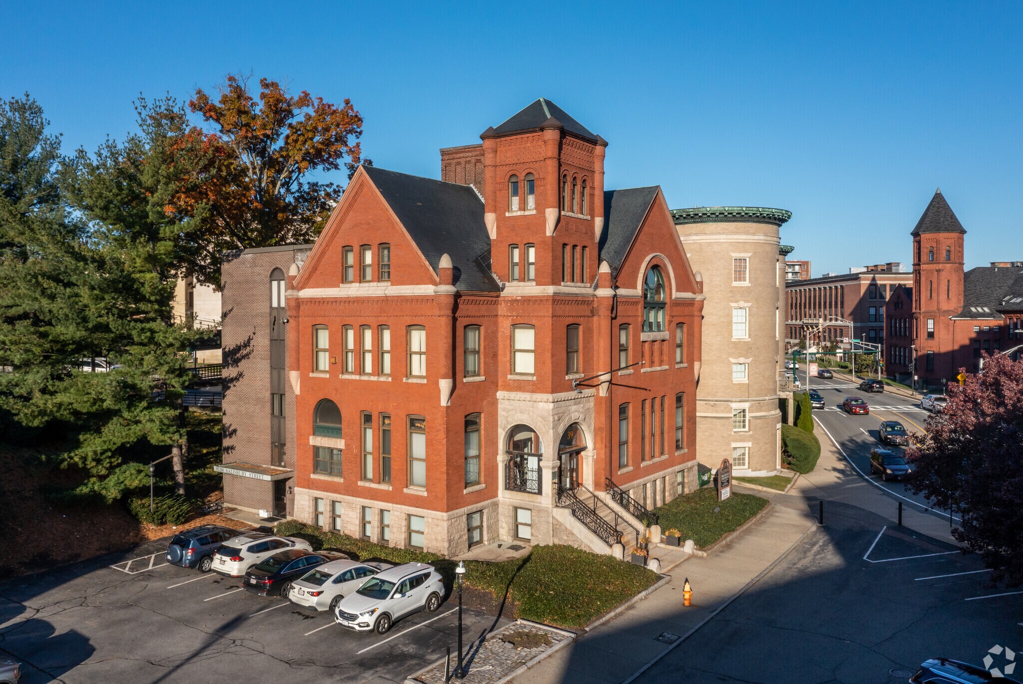 39 Salisbury St, Worcester, MA 01609 Office for Sale