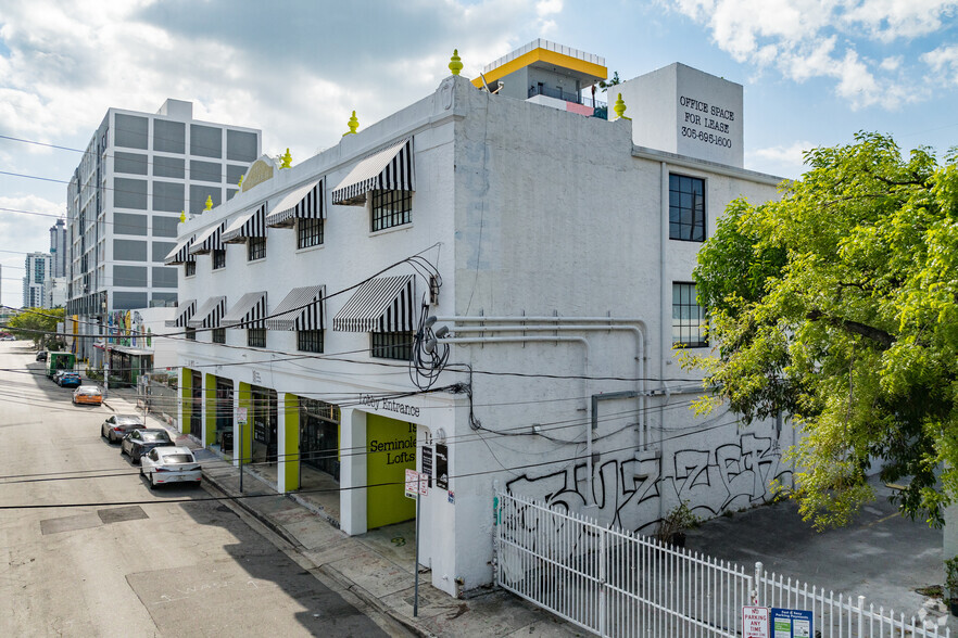 120-124 NW 25th St, Miami, FL for lease - Building Photo - Image 3 of 5