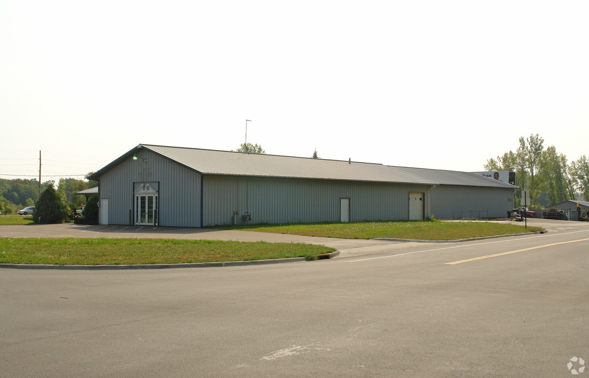 Retail in Ham Lake, MN for sale Primary Photo- Image 1 of 1