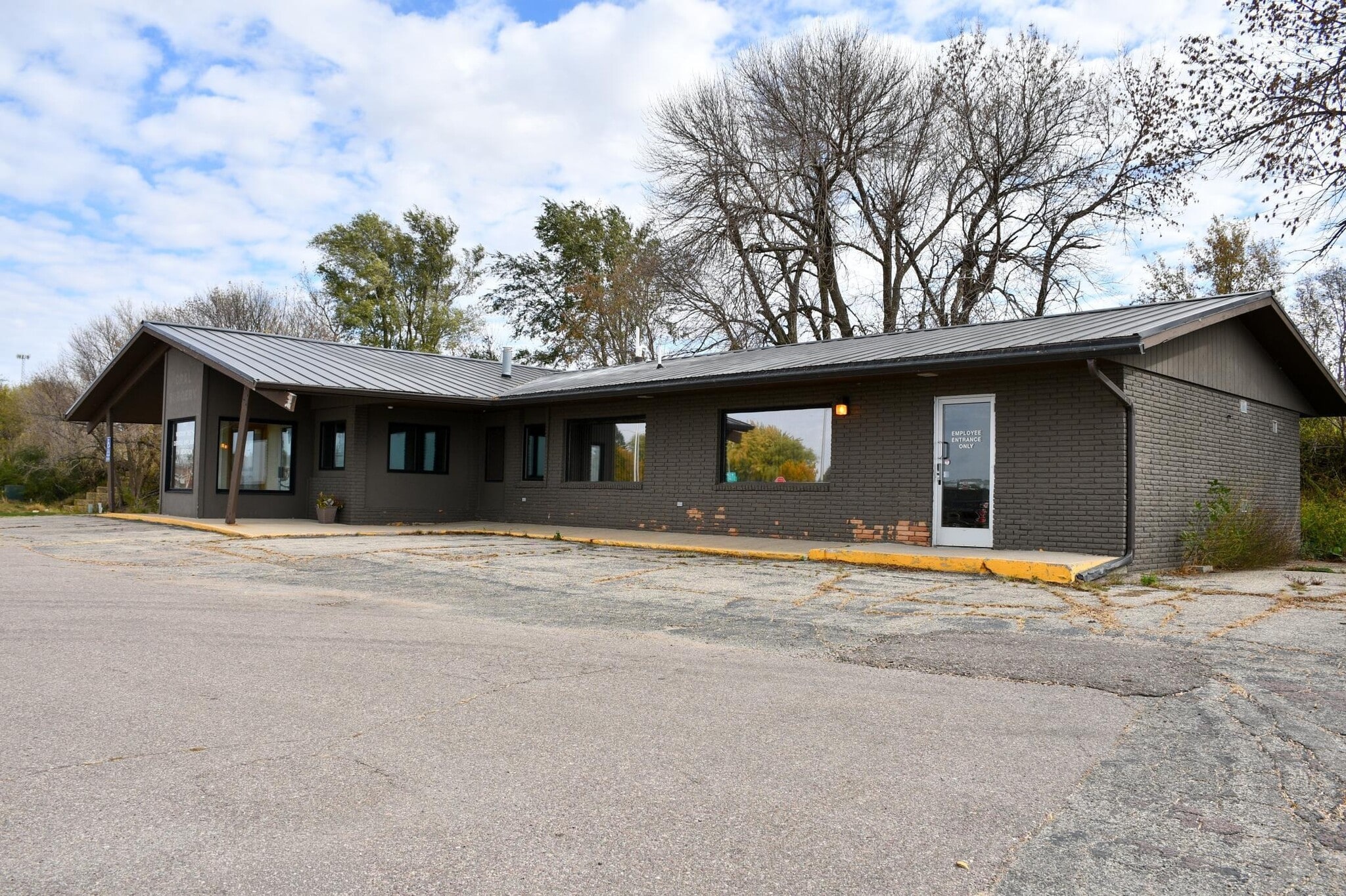 507 S Shore Dr, Worthington, MN for sale Building Photo- Image 1 of 2