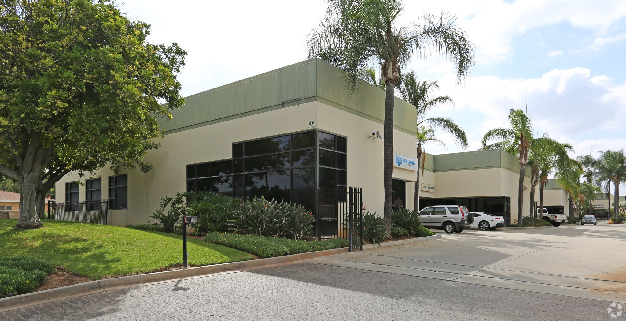 10207 Buena Vista Ave, Santee, CA for lease Primary Photo- Image 1 of 8