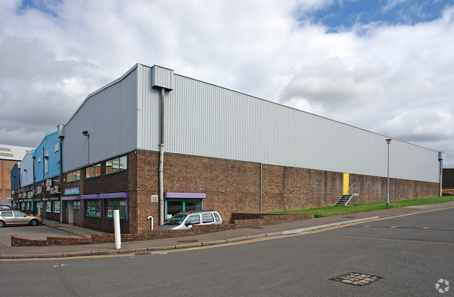 Rainham Rd S, Dagenham for lease - Building Photo - Image 2 of 4