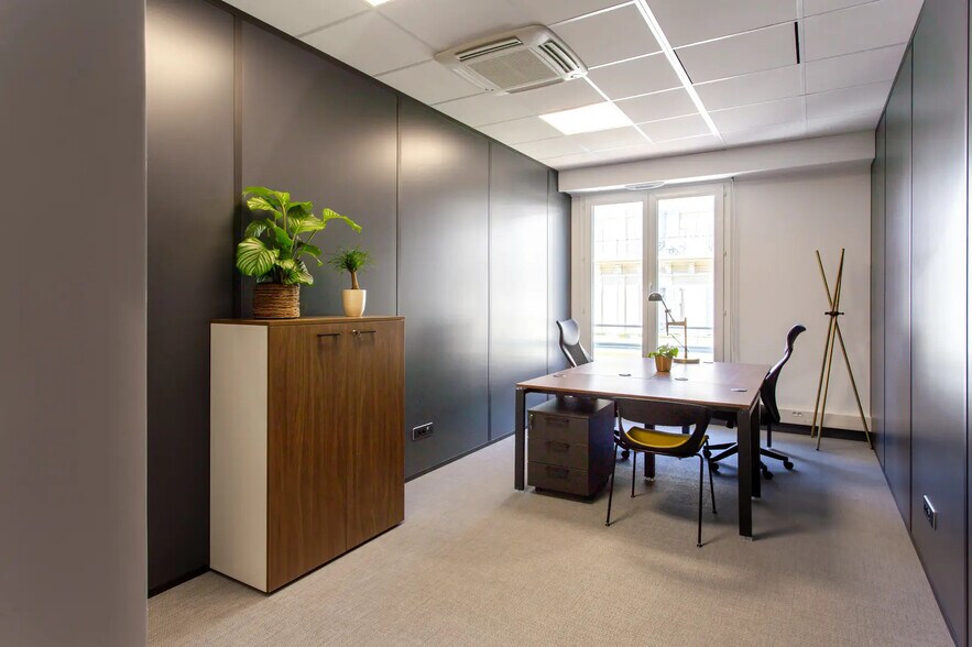 37 Avenue Maréchal Foch, Nice for lease - Interior Photo - Image 1 of 14