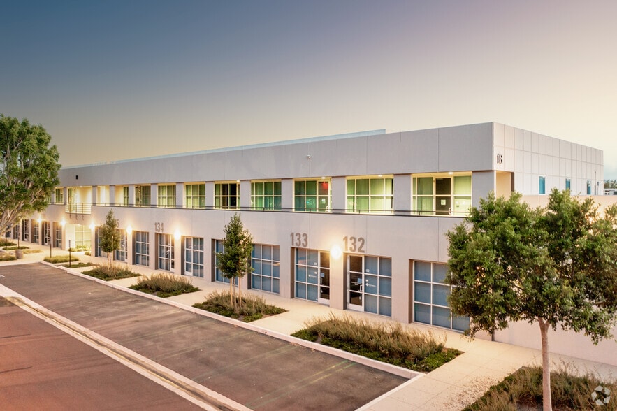 18 Technology Dr, Irvine, CA for lease - Primary Photo - Image 1 of 7