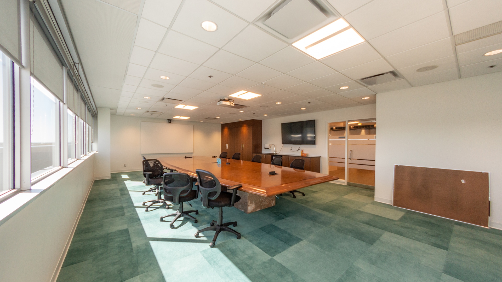 1200 59th Ave SE, Calgary, AB for lease Interior Photo- Image 1 of 10