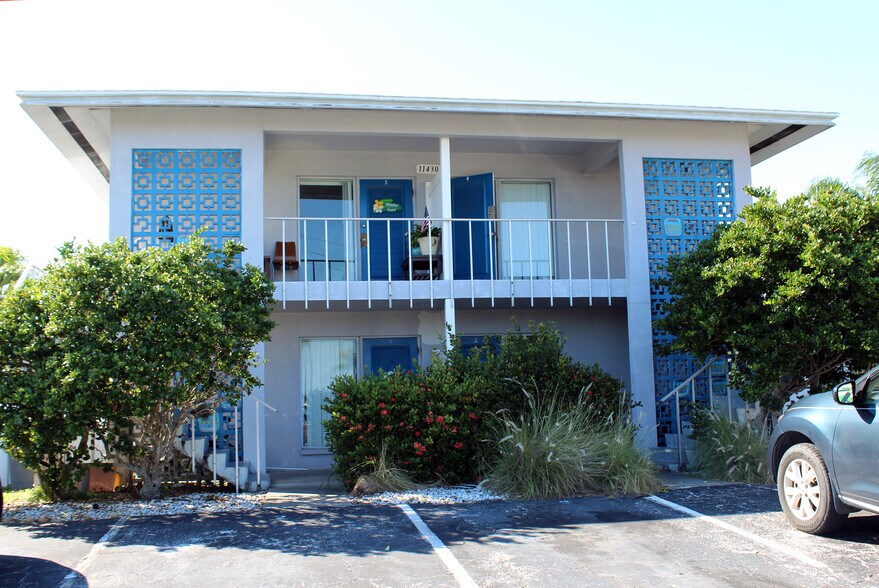 11430 3rd St E, Treasure Island, FL for sale - Primary Photo - Image 1 of 1
