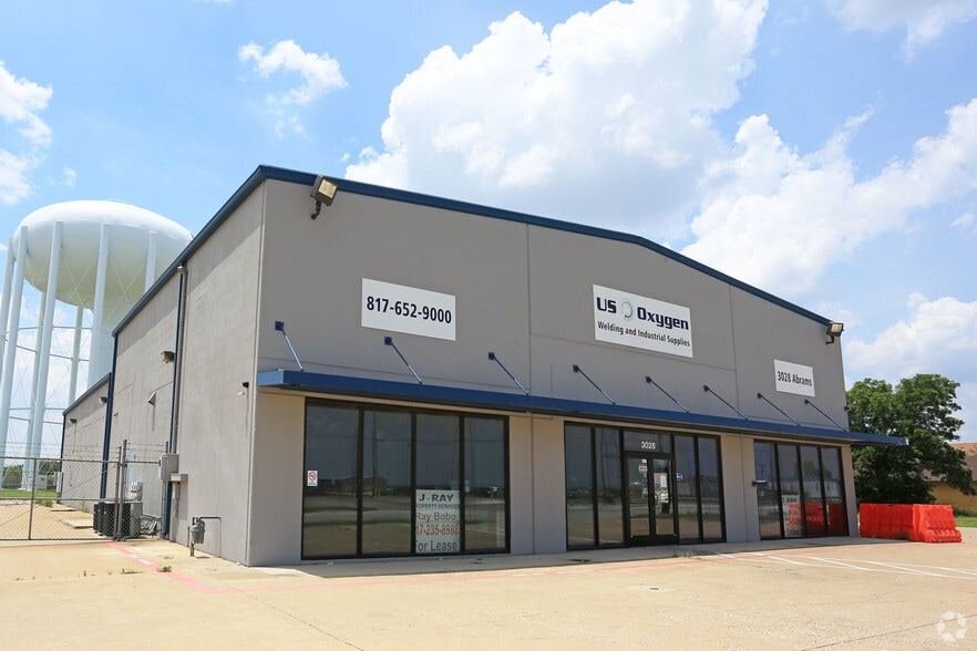 3028 E Abram St, Arlington, TX for sale - Primary Photo - Image 1 of 1