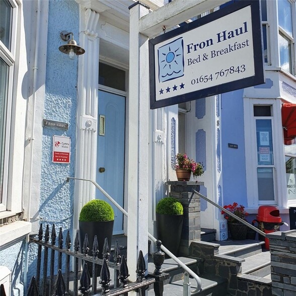 7 Glandovey Ter, Aberdovey for sale - Building Photo - Image 2 of 17