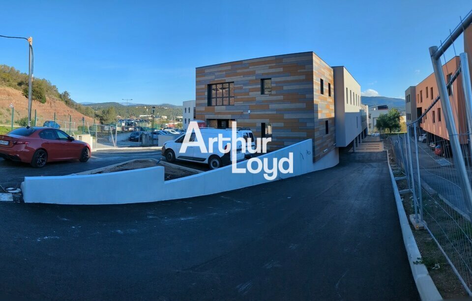 Industrial in Fréjus for lease Building Photo- Image 1 of 12