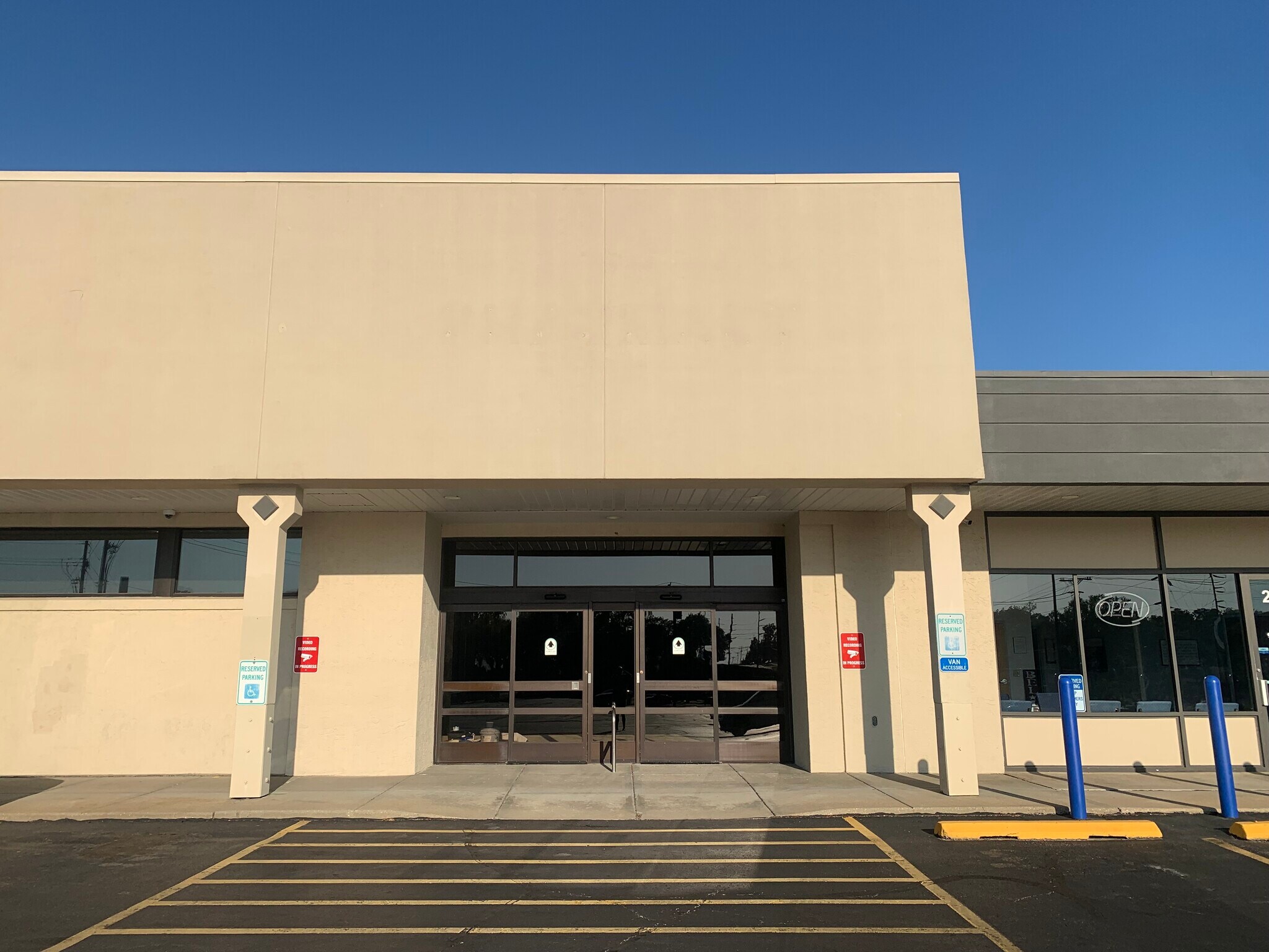 2915 SW Gage Blvd, Topeka, KS for sale Building Photo- Image 1 of 1