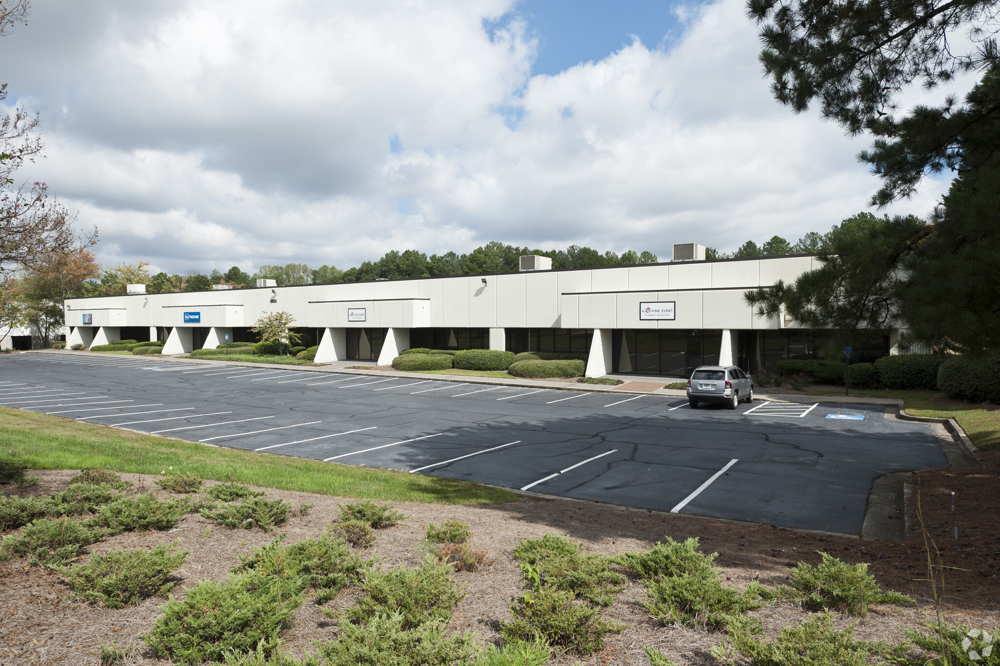 2825 Pacific Dr, Norcross, GA for lease Building Photo- Image 1 of 3