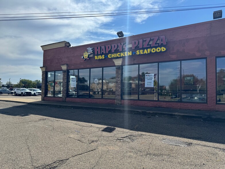 3802-3904 Tuscarawas St W, Canton, OH for lease - Building Photo - Image 2 of 5