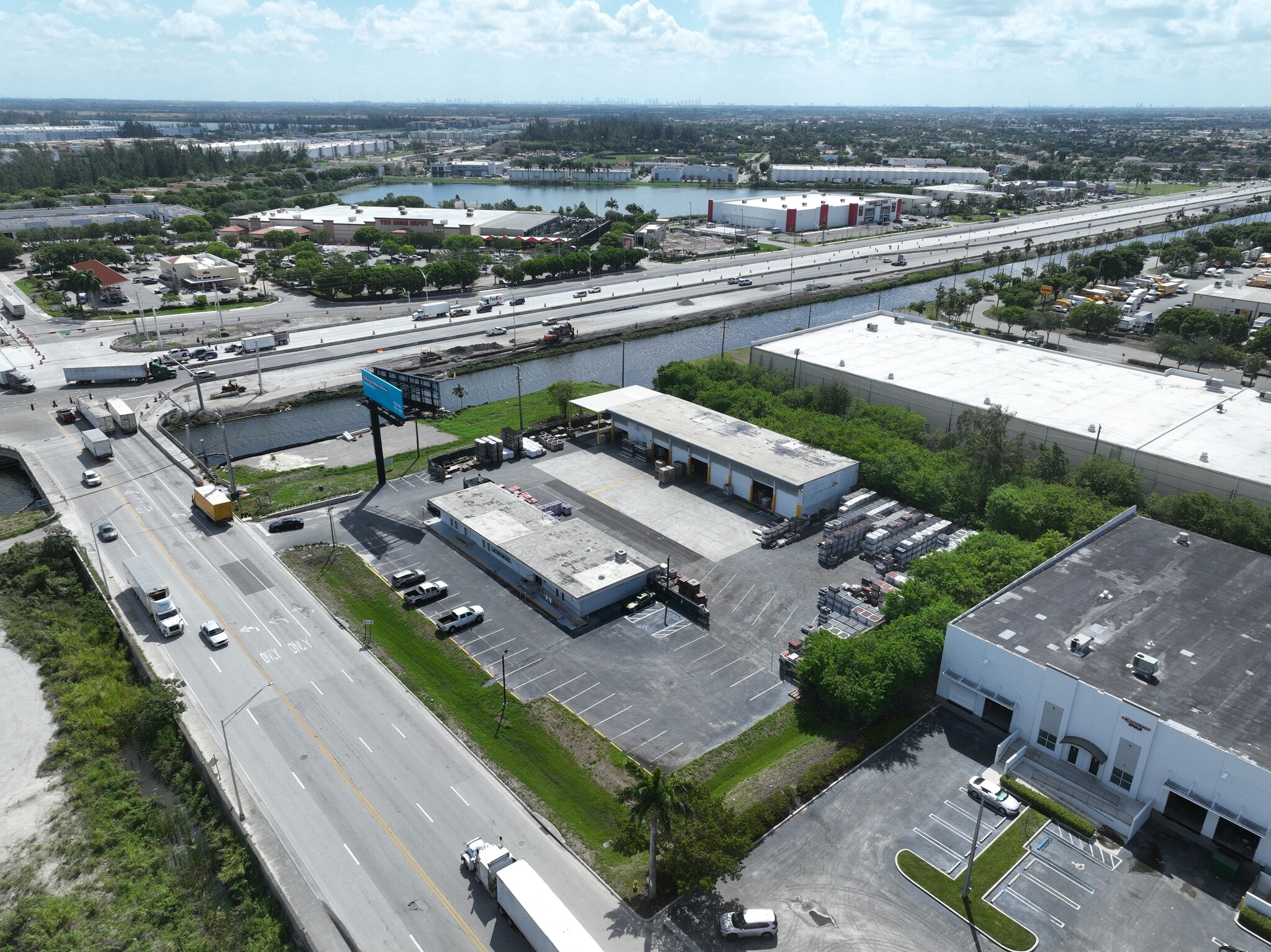 11100 NW 112th Ct, Medley, FL for lease Primary Photo- Image 1 of 4