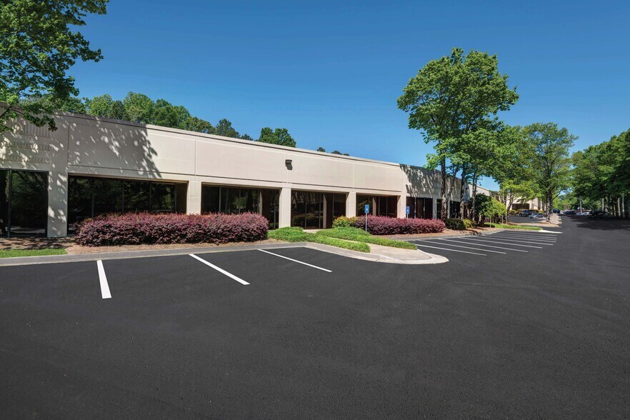 736 Park North Blvd, Clarkston, GA 30021 Office for Lease