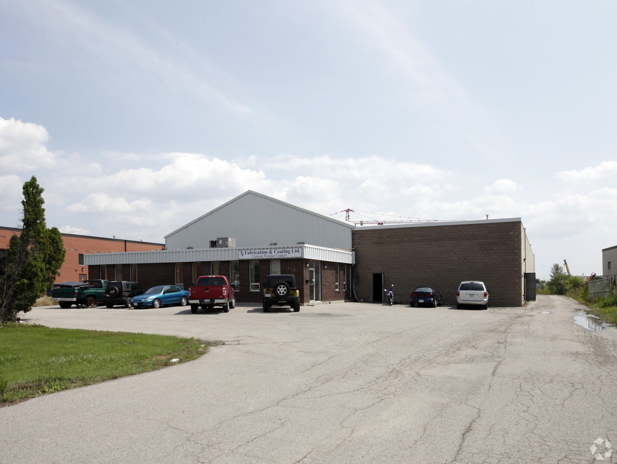 140 Healey Rd, Caledon, ON for lease Primary Photo- Image 1 of 3