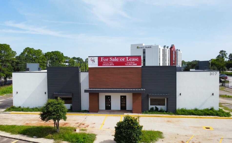 307 N Sam Houston Pky W, Houston, TX for sale - Building Photo - Image 1 of 6
