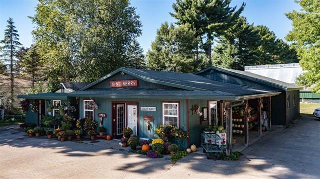 E2076 King Rd, Waupaca, WI for sale - Primary Photo - Image 1 of 1