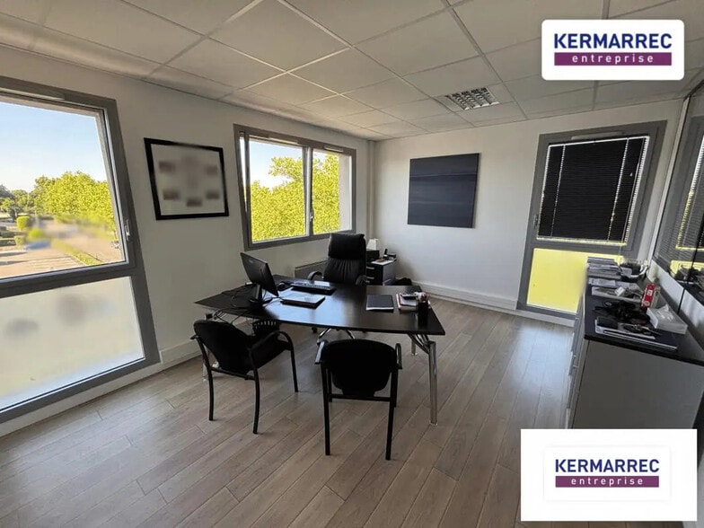 Office in Vannes for lease - Interior Photo - Image 1 of 1