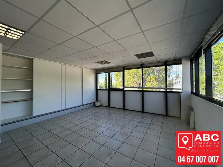 Office in Perpignan for lease - Building Photo - Image 3 of 7